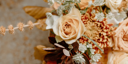 Neutral tone floral bouquet 